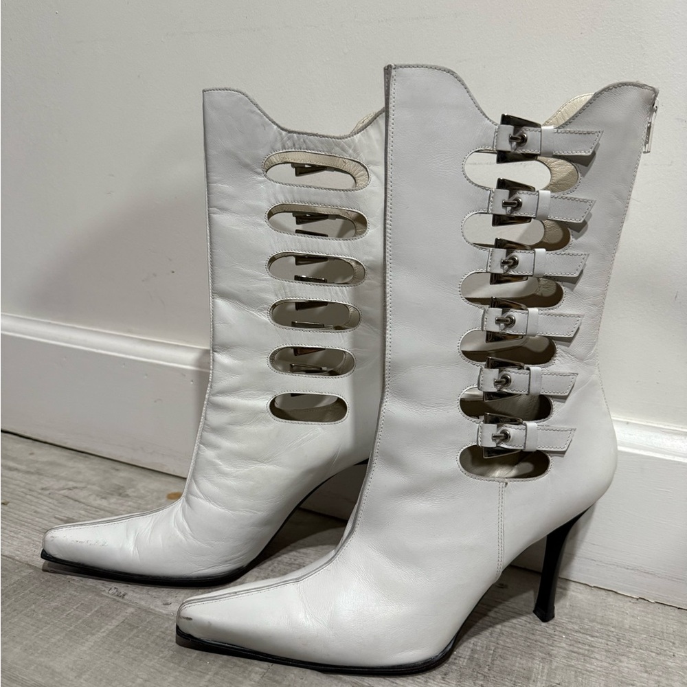 Stuart Weitzman White Leather Strappy Pointed-Toe Heeled Boots - Picture 4 of 12